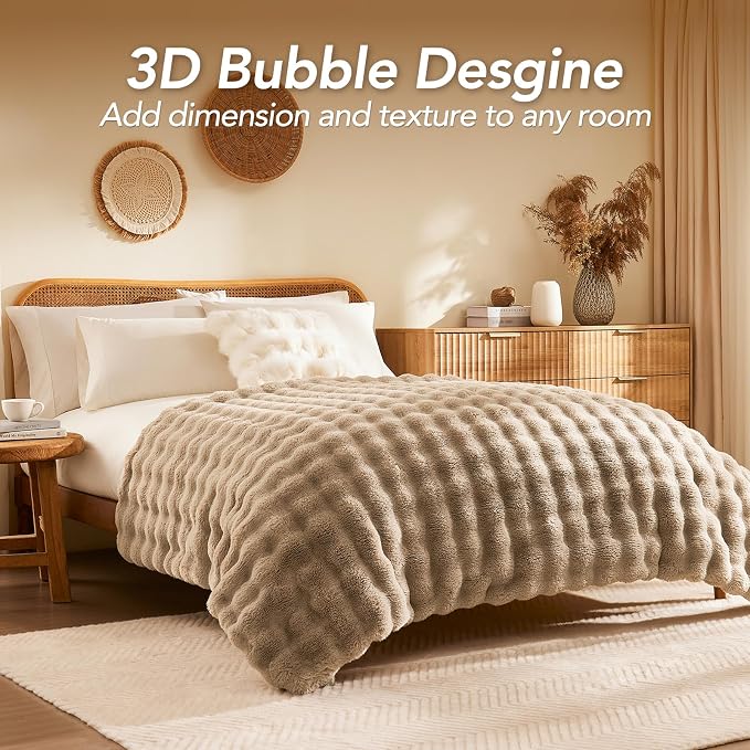 L'AGRATY Faux Rabbit Fur Throw Blanket - Image 3