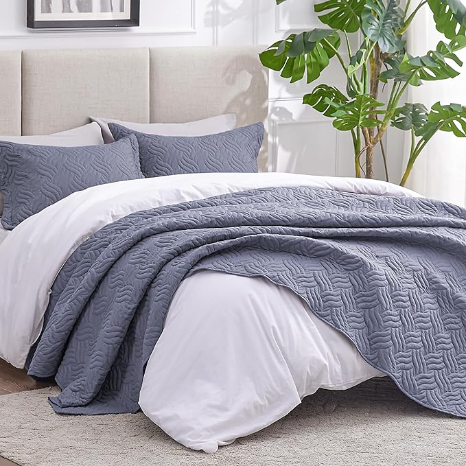 Love's cabin California King Size Quilt Bedding Set Blue Bedspread - Cal King Summer Lightweight Bedspread Comforter - Wave Pattern Coverlet for All Season - 3 Pieces (1 Quilt, 2 Pillow Shams)