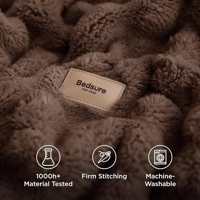 Bedsure 3D Fleece Bubble Blanket - Image 5