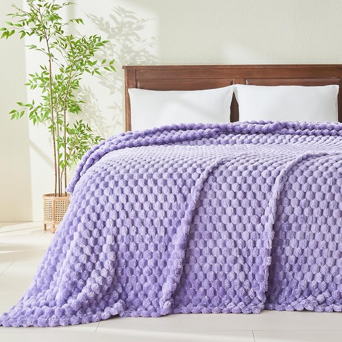 NEWCOSPLAY Fleece Clouds Cozy Queen Blanket - Image 2