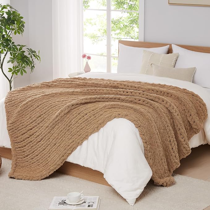 L'AGRATY Chunky Knit Throw Blanket by LAGRATY