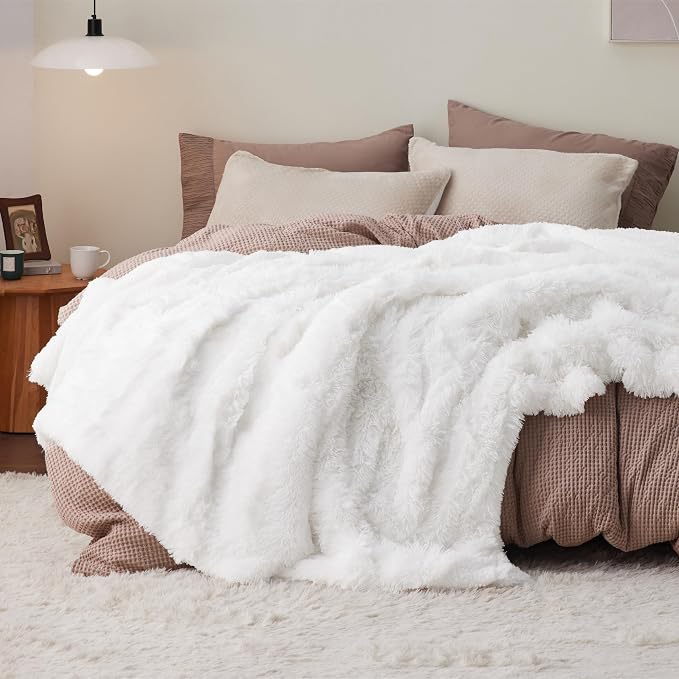 Bedsure GentleSoft Fluffy White Blankets Queen Size by Unknown