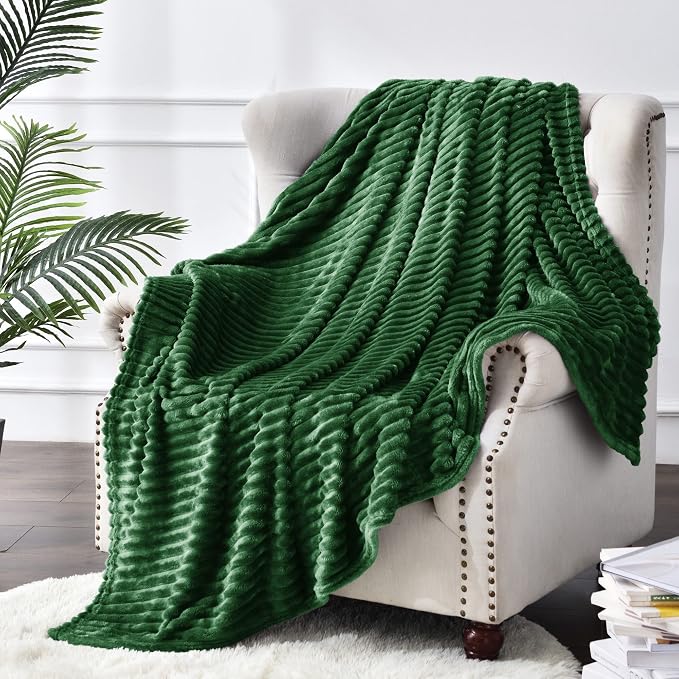 BEDELITE 3D Ribbed Dark Green Fleece Throw Blanket - Image 8