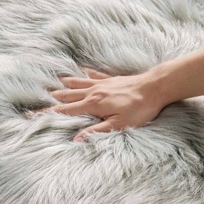 MIULEE Fluffy Area Rug 3x5 ft Faux Fur Sheepskin Rug - Image 4