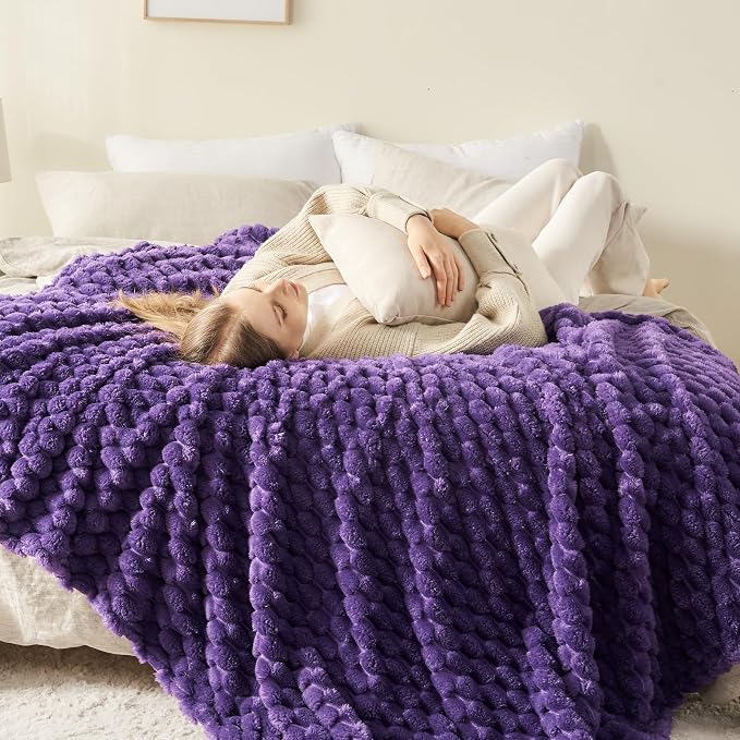 NEWCOSPLAY Fleece Clouds Cozy Queen Blanket - Image 4
