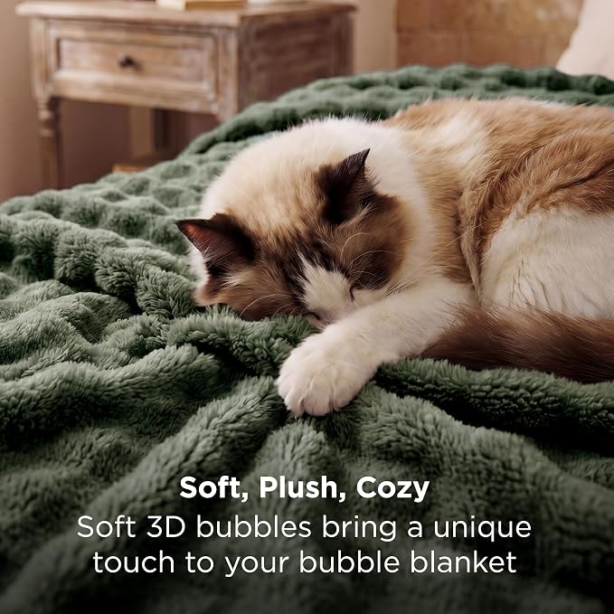 Bedsure 3D Fleece Bubble Blanket - Image 3