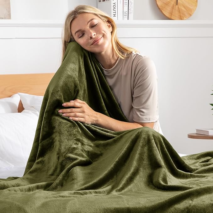 Exclusivo Mezcla Fleece Blanket Queen Size for Bed, Super Soft and Warm, All Season Use, Cozy, Plush, Lightweight, 90x90 Inches, Olive Green