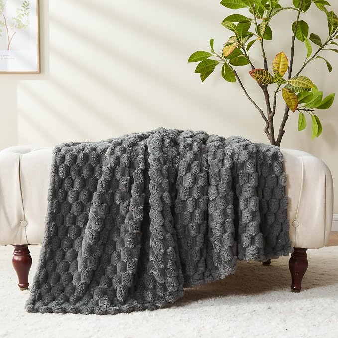 NEWCOSPLAY Fleece Clouds Cozy Twin Blanket - Image 6