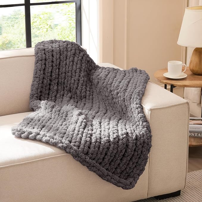 L'AGRATY Chunky Knit Throw Blanket by LAGRATY
