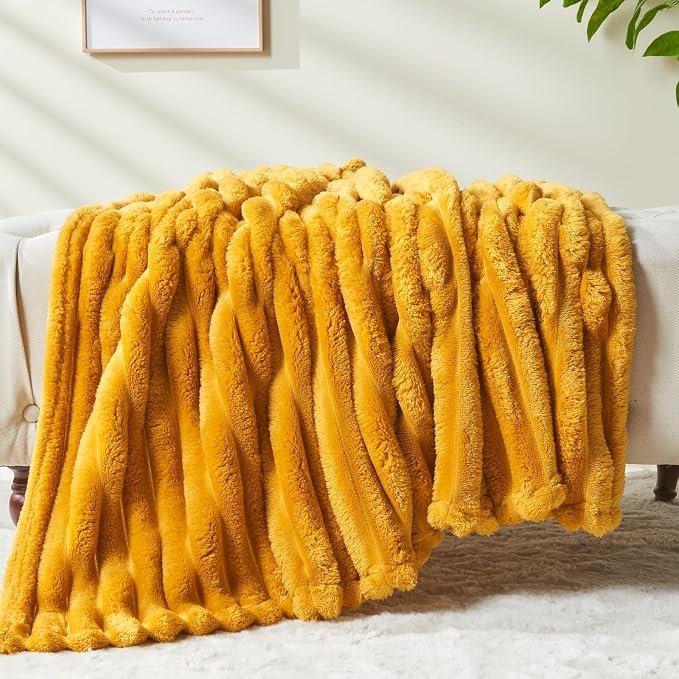 NEWCOSPLAY Fleece Ribbed Cozy King Blanket - Image 8