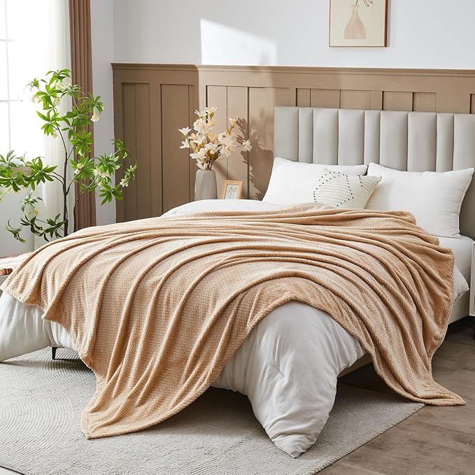 NEWCOSPLAY Super Soft King Blanket Brown Premium Silky Flannel Fleece Leaves Pattern Lightweight Bed Blanket All Season Use (Brown, King(90"x110"))