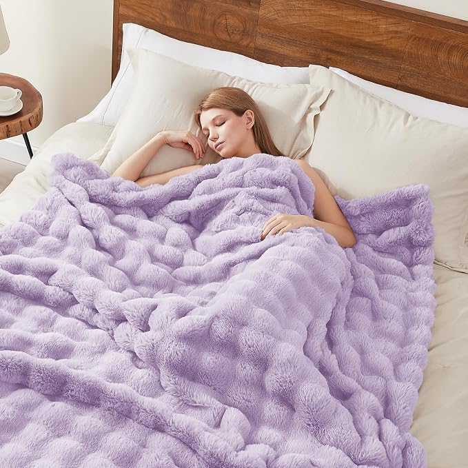 L'AGRATY Faux Rabbit Fur Throw Blanket - Image 2