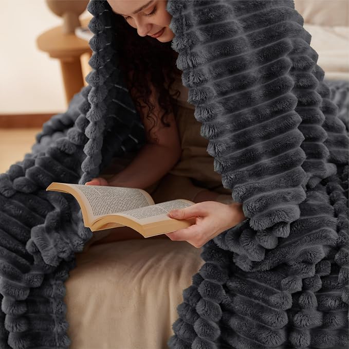 Bedsure Soft Full Size Fleece Blankets - Image 8