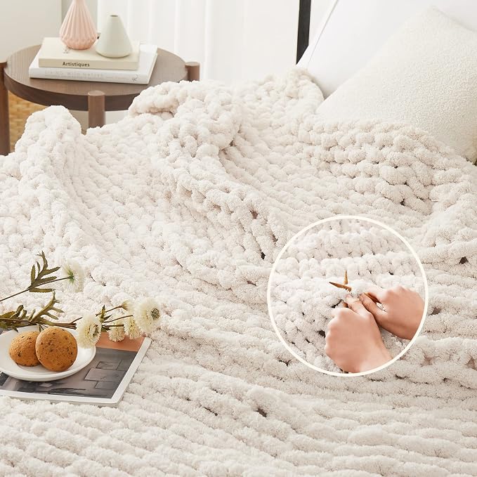 L'AGRATY Chunky Knit Throw Blanket - Image 3