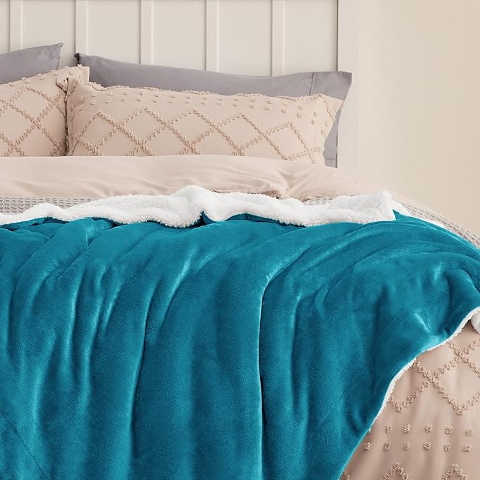 Bedsure GentleSoft Sherpa Fleece Blankets King Size for Bed - Thick and Warm Throw for Women and Men, Soft Fuzzy Plush King Blanket for Winter, Teal, 108x90 Inches