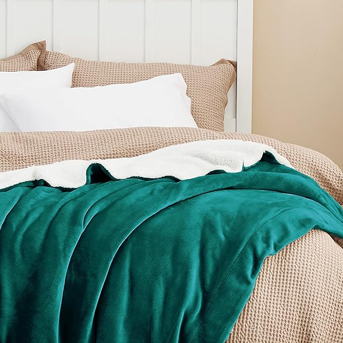 Bedsure GentleSoft Sherpa Fleece Blankets Queen Size for Bed - Thick and Warm Throw for Women and Men, Soft Fuzzy Plush Queen Christmas Blanket for Winter, Forest Green, 90x90 Inches