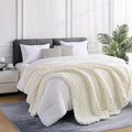 L'AGRATY Chunky Knit Throw Blanket by LAGRATY