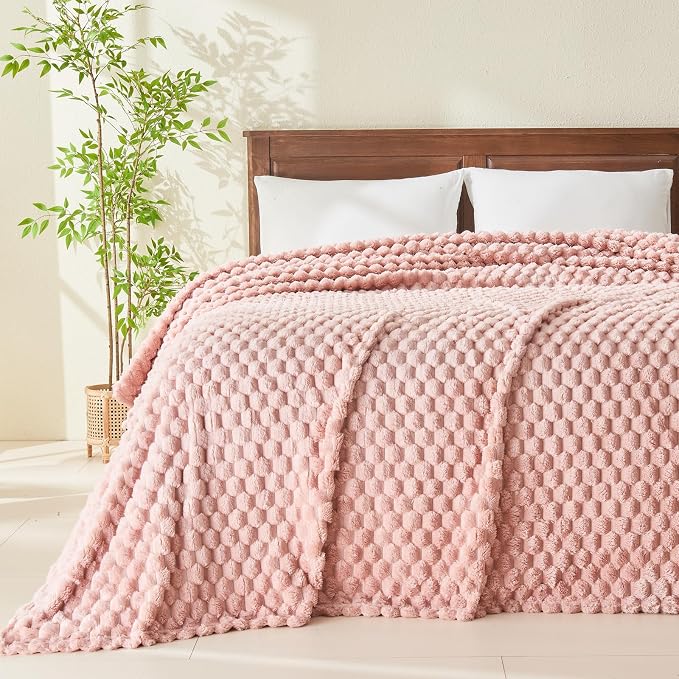 NEWCOSPLAY Fleece Clouds Cozy King Blanket - Image 2