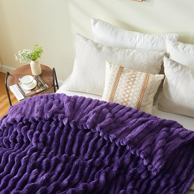 NEWCOSPLAY Fleece Ribbed Cozy Queen Blanket - Image 9