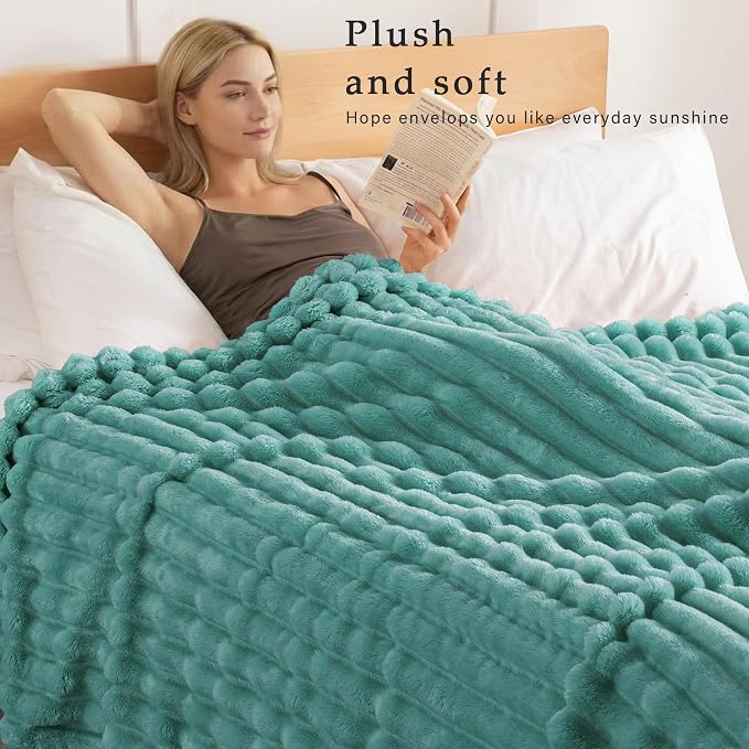 Exclusivo Mezcla Striped Fleece Throw Blanket - Image 2