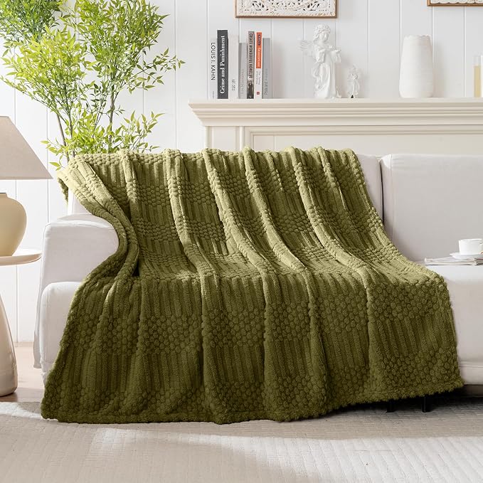 90x104 Inch Green King Size Blanket - Image 5