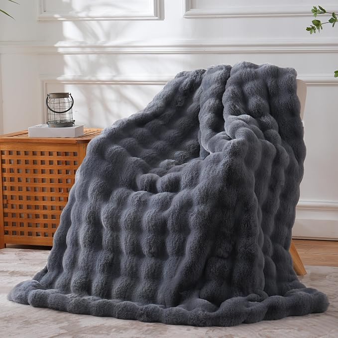 BENVWE Faux Fur Throw Blanket for Couch by BENVWE