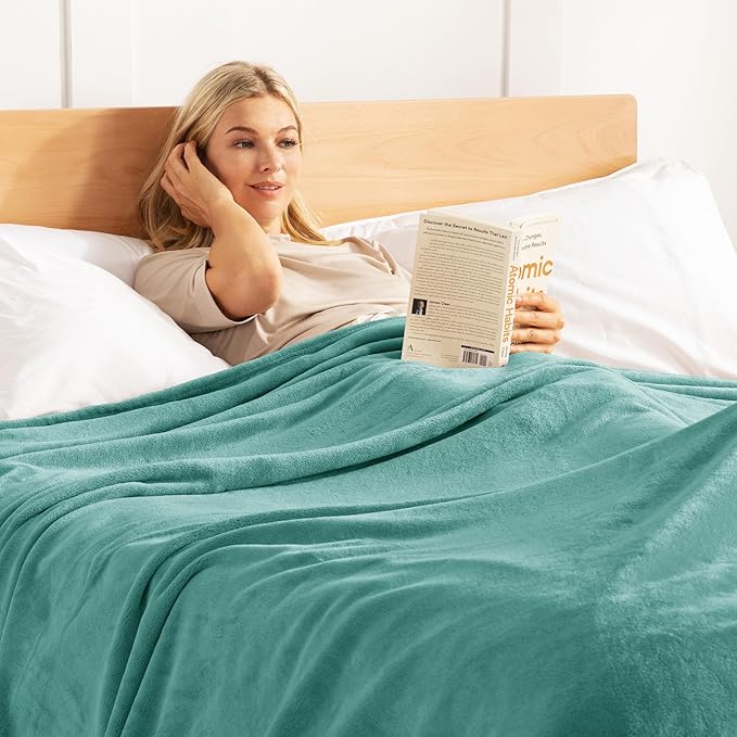 Exclusivo Mezcla Fleece Blanket King Size for Bed, Super Soft and Warm, All Season Use, Cozy, Plush, Lightweight, 90x104 Inches, Celadon