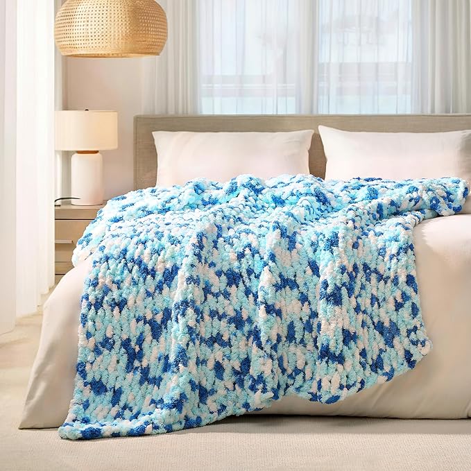 L'AGRATY Chunky Knit Throw Blanket by LAGRATY