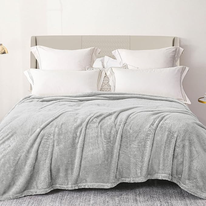 Exclusivo Mezcla Plush Fuzzy Fleece Bed Blanket Twin Size, Super Soft, Fluffy and Warm Blankets, Suitable for All Seasons (Light Grey, 90x66 Inches)