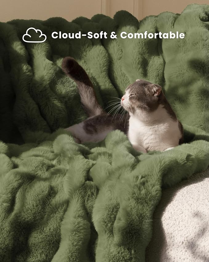 Ultra Soft Cozy Faux Fur Throw Blanket, Fuzzy Plush Thick Bubble Blanket - Image 2