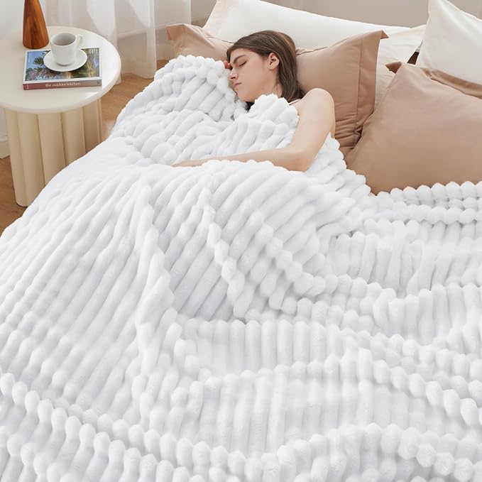 Bedsure Soft Queen Size Blanket - Image 4