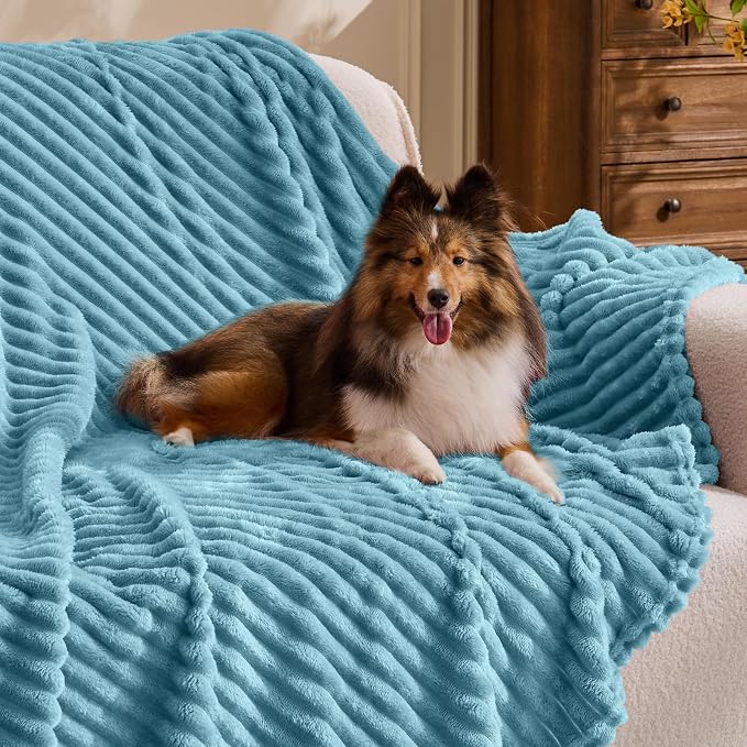 BEDELITE 3D Ribbed Washed Blue Fleece Twin Blanket - Image 3