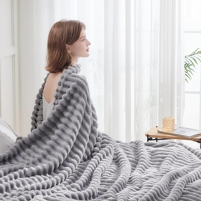 NEWCOSPLAY Fleece Ribbed Cozy Throw Blanket - Image 7