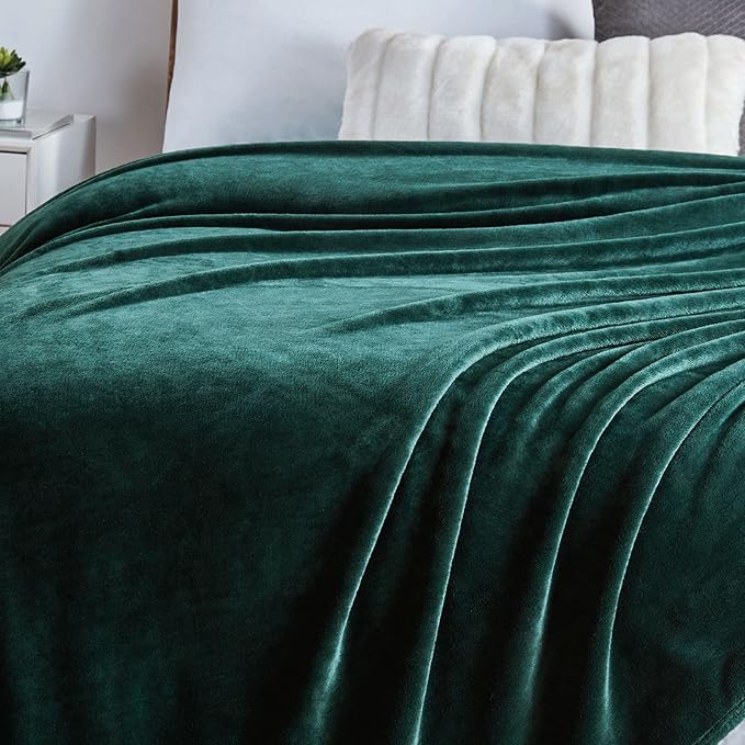 Walensee Fleece Blanket Plush Throw Fuzzy Lightweight (Throw Size 50x60 Forest Green) Super Soft Microfiber Flannel Blankets for Couch, Bed, Sofa Ultra Luxurious Warm and Cozy for All Seasons