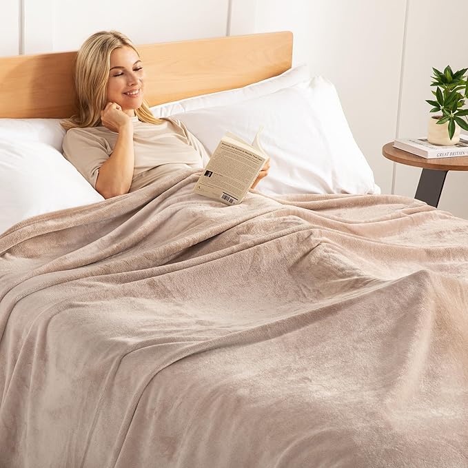 Exclusivo Mezcla Fleece Blanket King Size for Bed, Super Soft and Warm, All Season Use, Cozy, Plush, Lightweight, 90x104 Inches, Camel