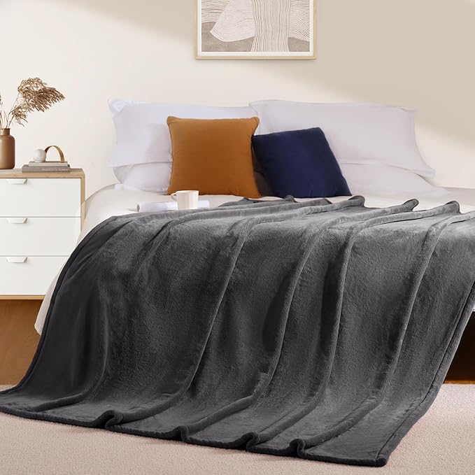 BEAUTEX Fleece Throw Blanket for Couch Sofa or Bed Throw Size, Soft Fuzzy Plush , Luxury Flannel Lap Blanket, Super Cozy and Comfy for All Seasons (Graphite, 50" x 60")