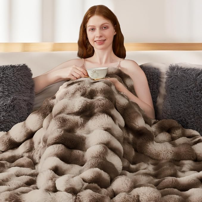 Luxury 1000GSM Faux Rabbit Fur Throw Blanket, Super Heavy Warm Cozy Brown - Image 6