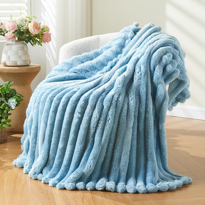 NEWCOSPLAY Fleece Ribbed Cozy King Blanket - Image 7