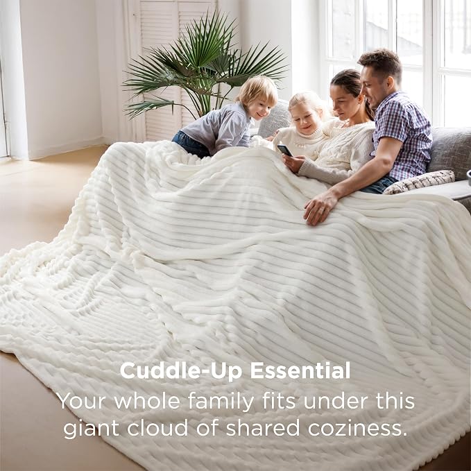 Bedsure Extra Soft Large Fleece Blanket - Image 5