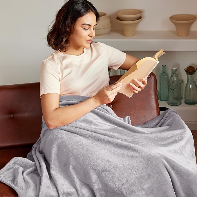 Exclusivo Mezcla Fleece Blanket Twin Size for Bed, Super Soft and Warm, All Season Use, Cozy, Plush, Lightweight, 60x80 Inches Light Grey
