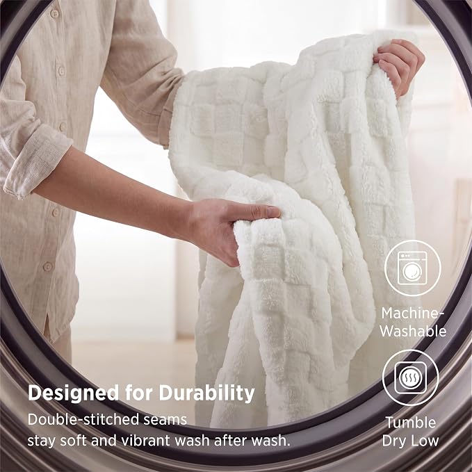 Bedsure GentleSoft Blankets Queen Size - Image 6