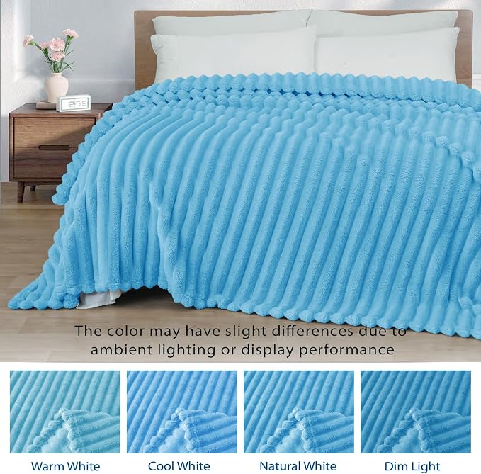 Exclusivo Mezcla Striped Fleece Throw Blanket - Image 3
