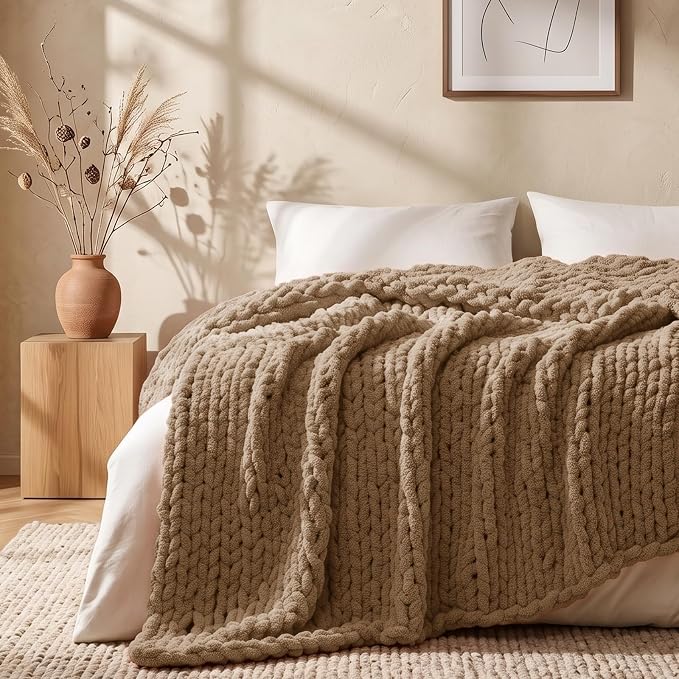 L'AGRATY Chunky Knit Throw Blanket - Image 8