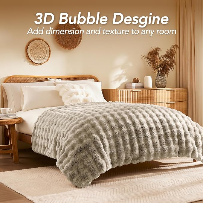L'AGRATY Faux Rabbit Fur Throw Blanket - Image 3