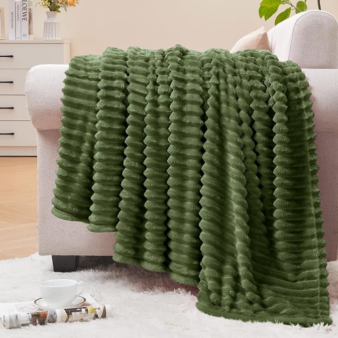 BEDELITE 3D Ribbed Jacquard Moss Fleece Throw Blanket by BEDELITE