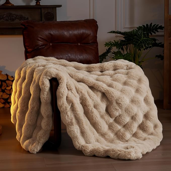 BENVWE Faux Fur Throw Blanket for Couch by BENVWE