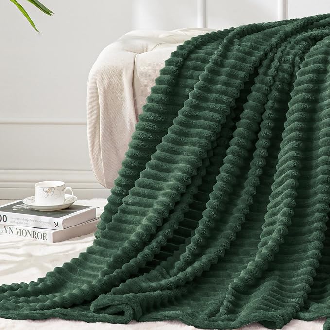 BEDELITE 3D Ribbed Emerald Green Fleece Throw Blanket - Image 7
