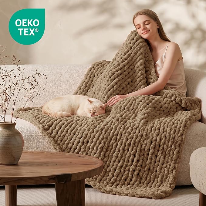 L'AGRATY Chunky Knit Throw Blanket - Image 2