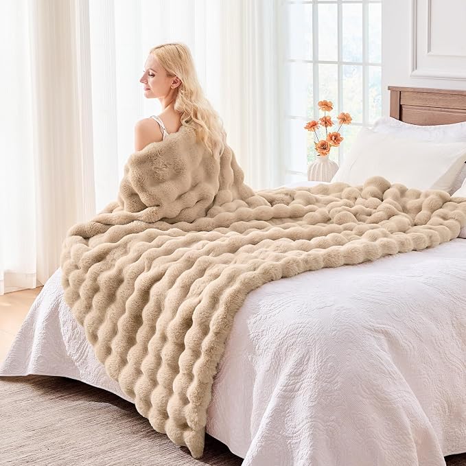 BENVWE Faux Fur Throw Blanket for Couch - Image 8