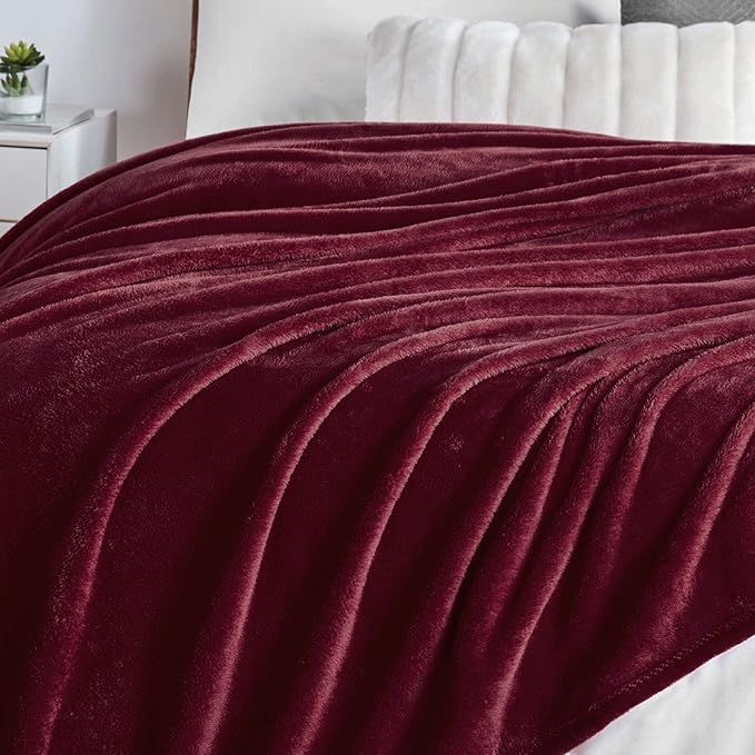 Walensee Fleece Blanket Plush Throw Fuzzy Lightweight (Twin Size 60x80 Burgundy Red) Super Soft Microfiber Flannel Blankets for Couch, Bed, Sofa Ultra Luxurious Warm and Cozy for All Seasons
